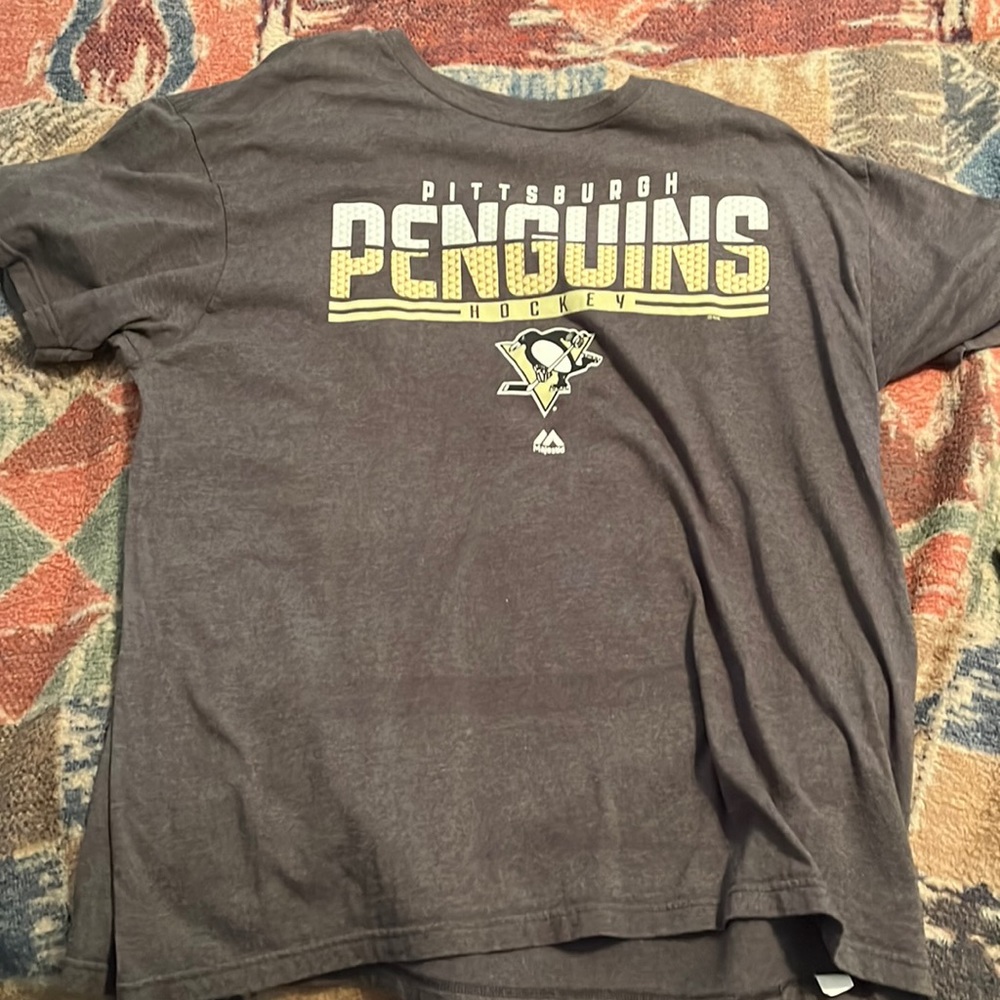 Pittsburgh penguins T shirt